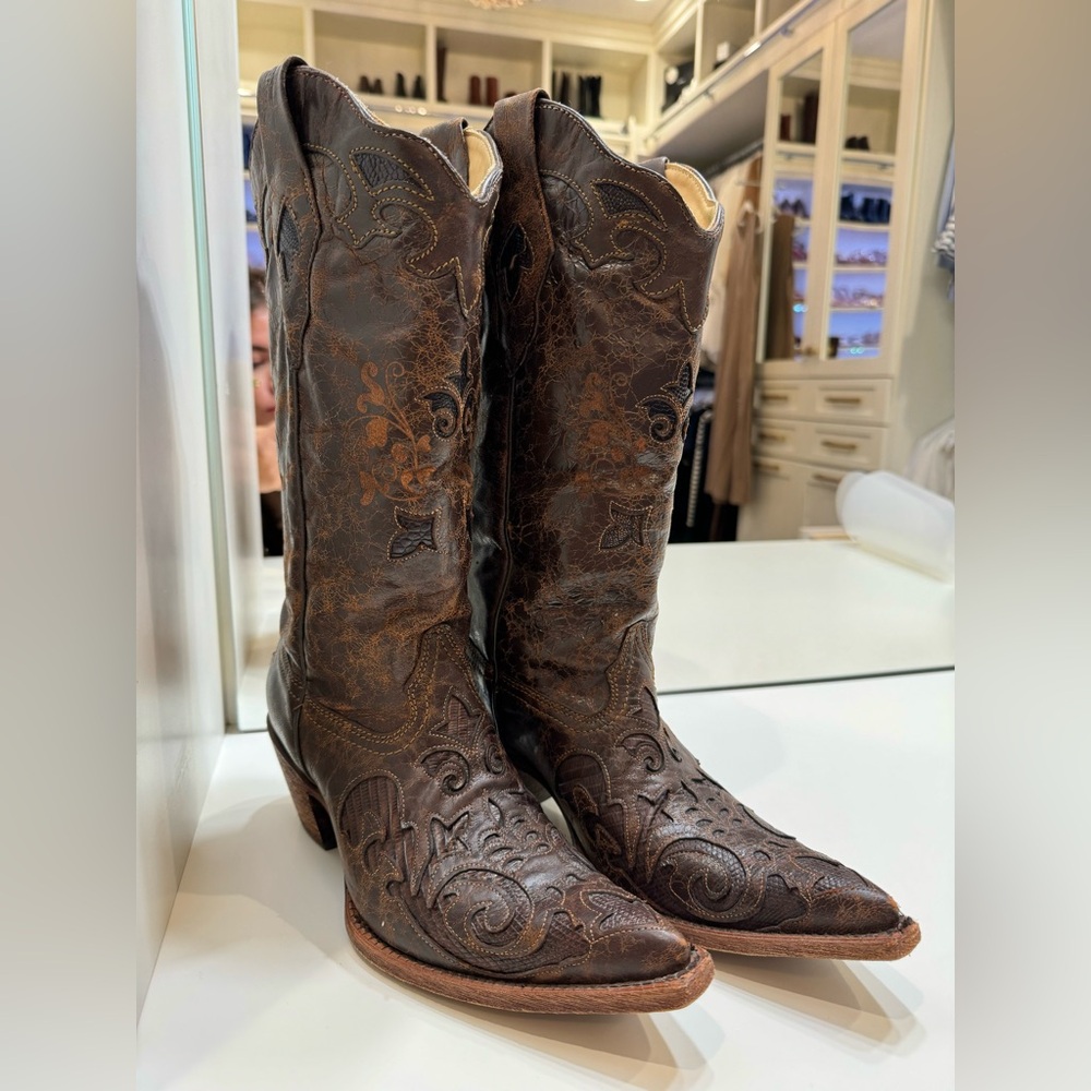 Corral Brown Embossed Leather Western Heeled Boots